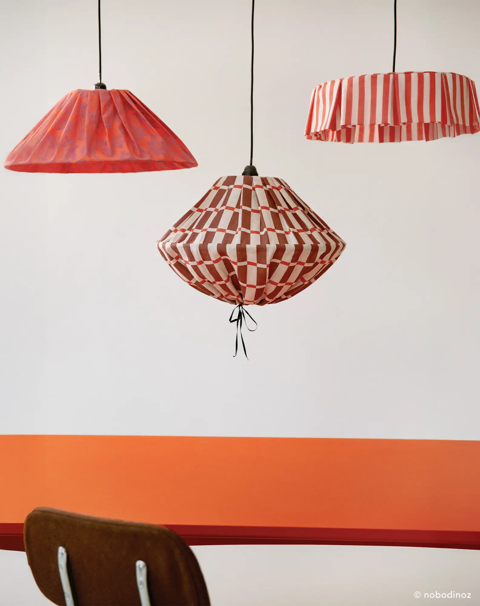 Nobodinoz Ava lampenkap Red Peonies Ø50 – geplooide katoenen hanglamp - Afbeelding 4